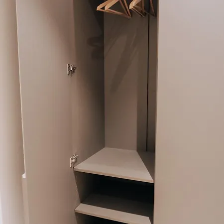 Luxe - Modern & Spacious 2br With Balcony View Apartment