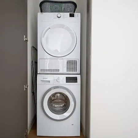 شقة Luxe - Modern & Spacious 2br With Balcony View *