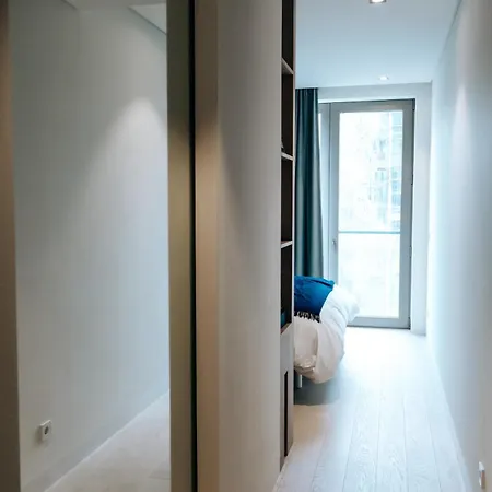 Luxe - Modern & Spacious 2br With Balcony View