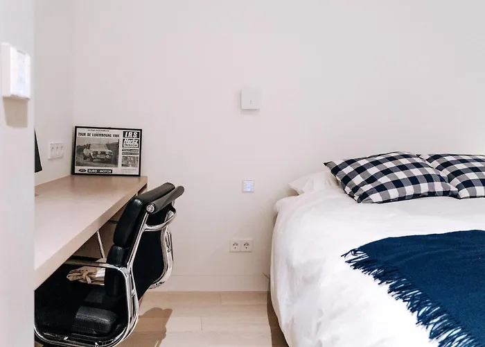 Luxe - Modern & Spacious 2br With Balcony View * Luxembourg