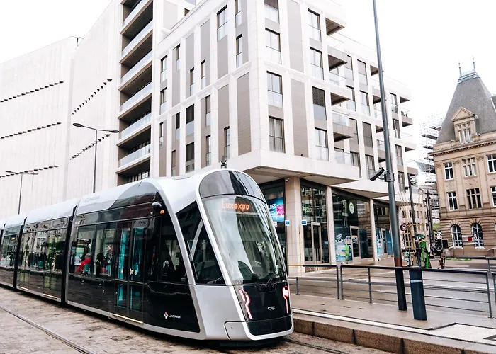 Luxe - Modern & Spacious 2br With Balcony View Διαμέρισμα *