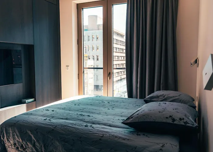 Luxe - Modern & Spacious 2br With Balcony View