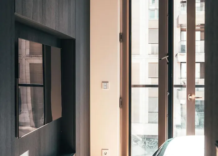 Luxe - Modern & Spacious 2br With Balcony View * Luxemburgo