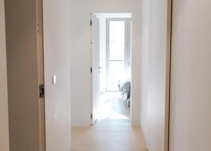 Luxe - Modern & Spacious 2br With Balcony View Apartment Luxembourg