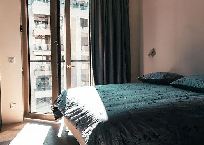 Luxe - Modern & Spacious 2br With Balcony View Apartamento *