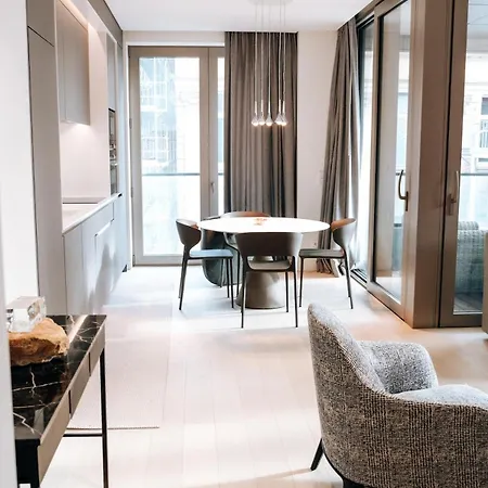 Luxe - Modern & Spacious 2br With Balcony View *