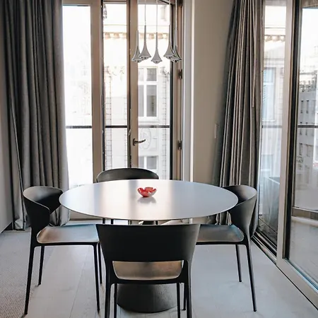 Luxe - Modern & Spacious 2br With Balcony View