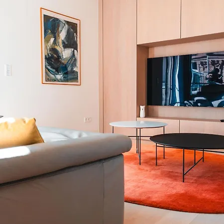 Luxe - Modern & Spacious 2br With Balcony View 룩셈부르크