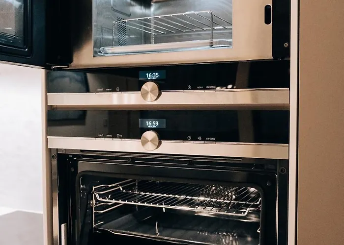 Appartement Luxe - Modern & Spacious 2br With Balcony View