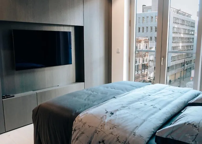 Luxe - Modern & Spacious 2br With Balcony View *