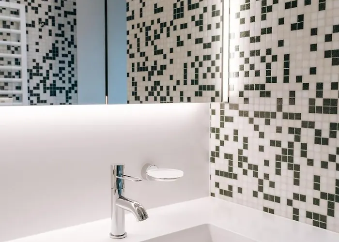 Appartement Luxe - Modern & Spacious 2br With Balcony View *