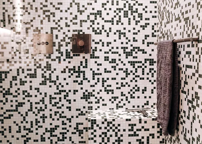 Luxe - Modern & Spacious 2br With Balcony View *